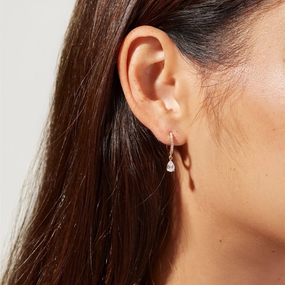 Zircon tear drop earrings small hoop earrings in silver/whire. Stainless steel